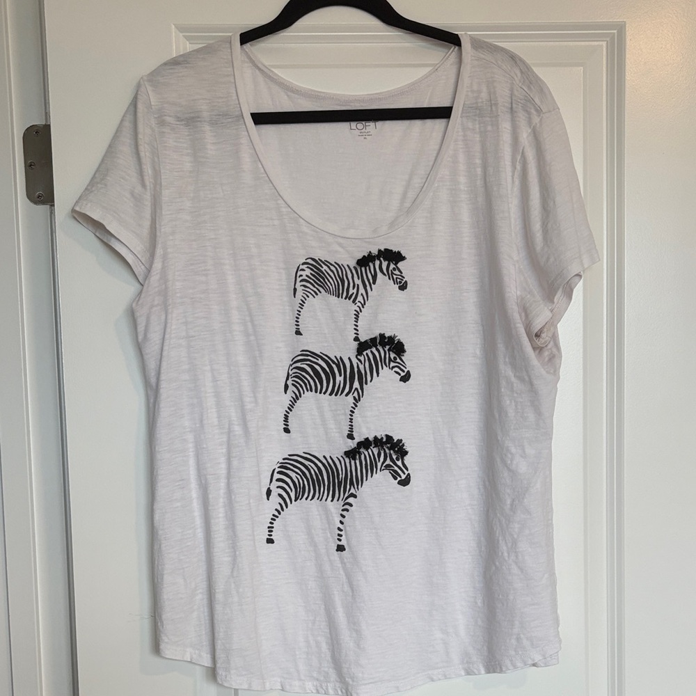 LOFT White Tee with Zebra Design size XL